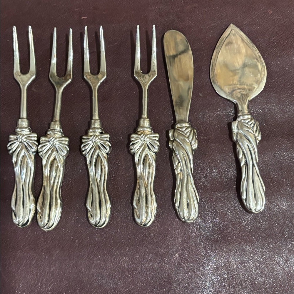 Six piece international silver company set